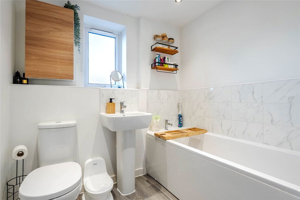 Property photo 3 of 11 Picture No. 04