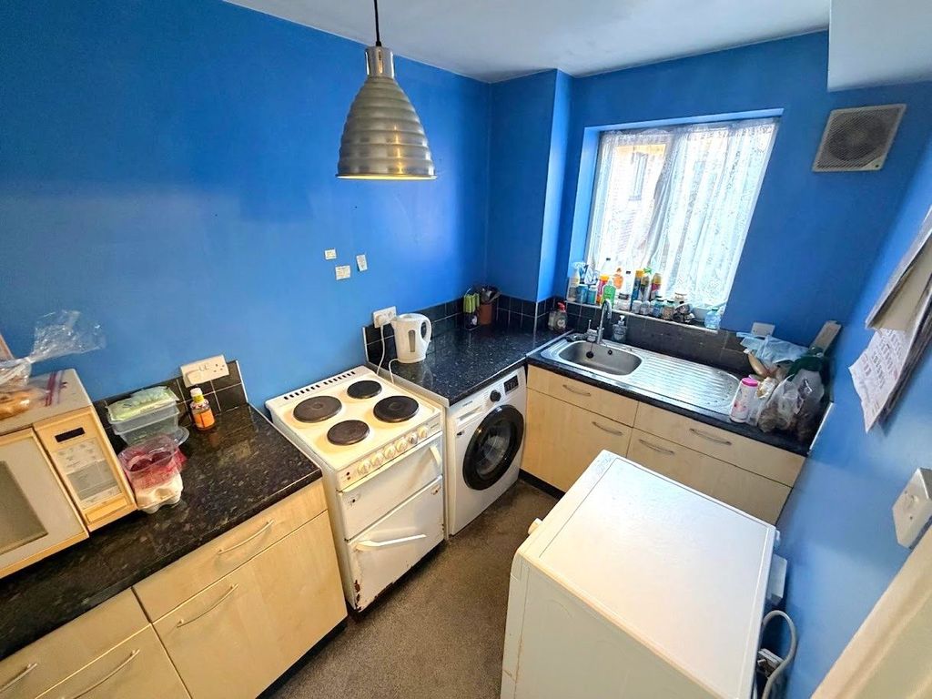 Property photo 3 of 6