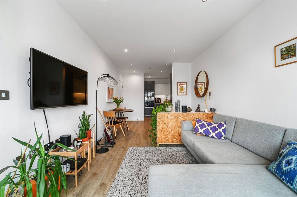 Property photo 3 of 15 Reception