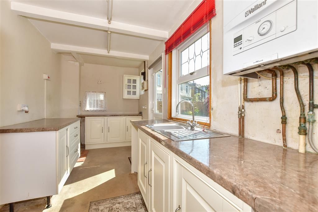Property photo 2 of 9 Kitchen