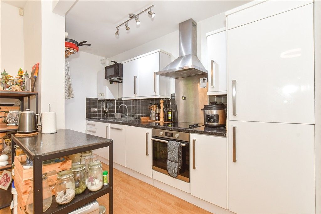 Property photo 2 of 10 Kitchen