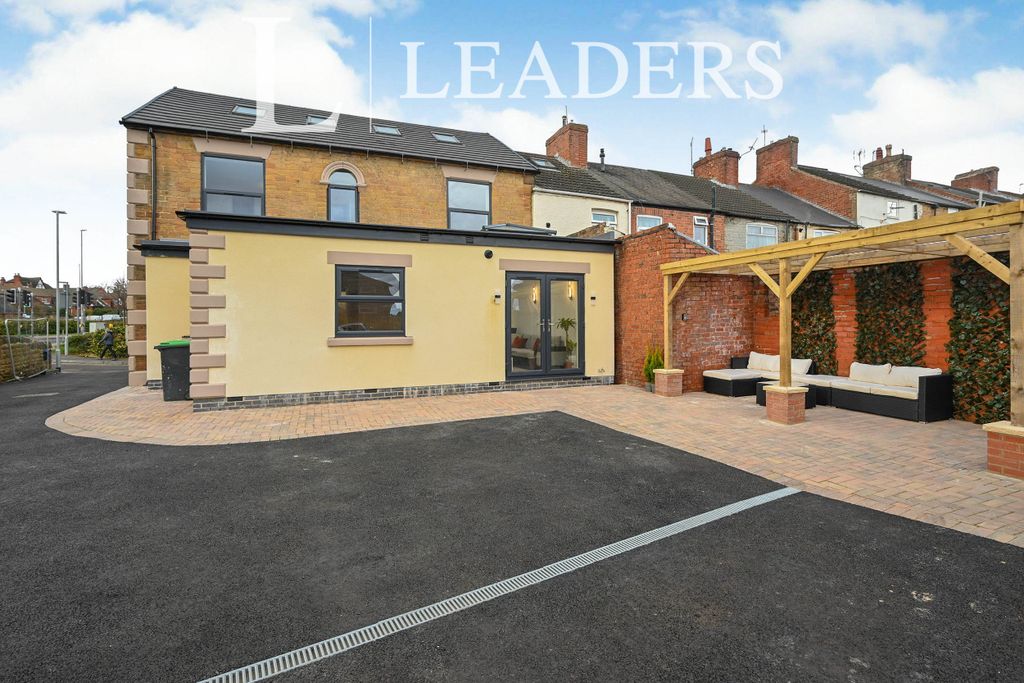 Property photo 3 of 11 3