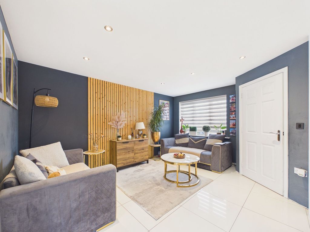 Property photo 2 of 15 Lounge