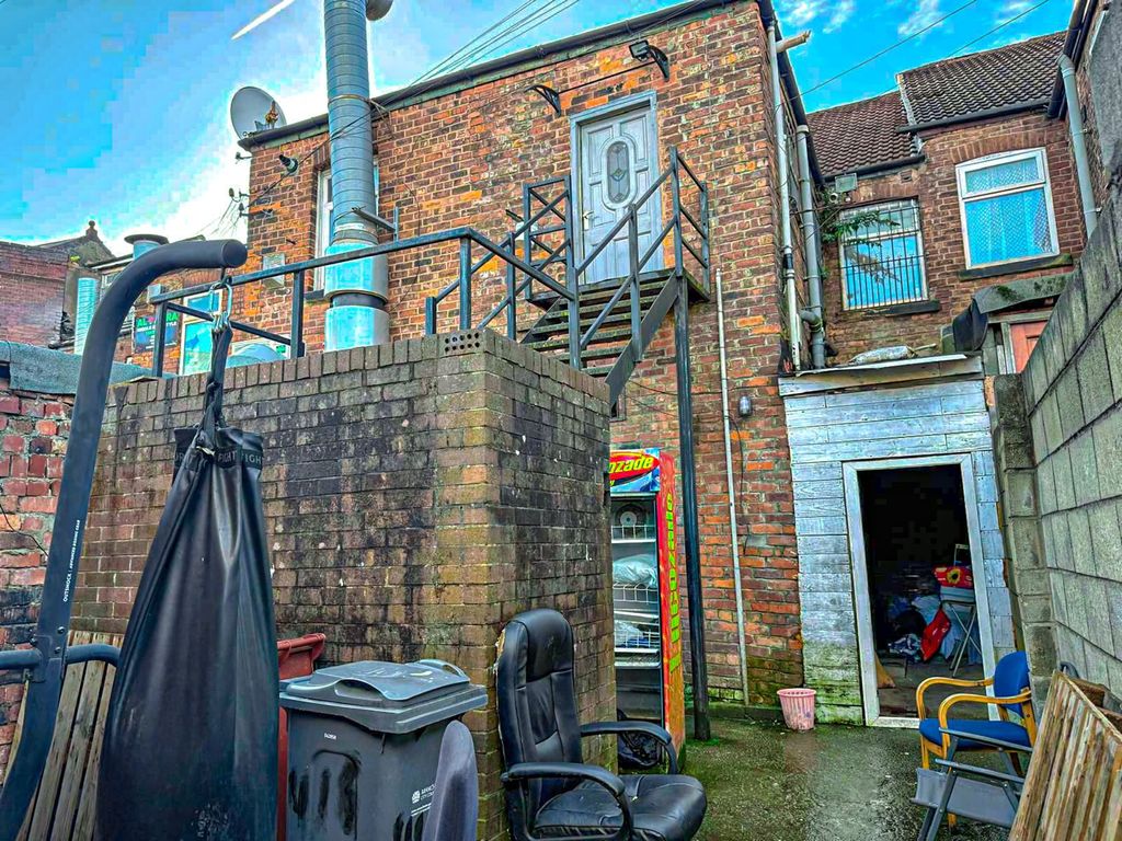 Property photo 2 of 19