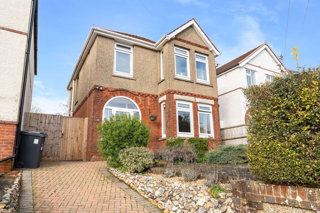 Property photo 1 of 18