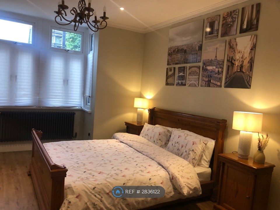 Property photo 1 of 31 Room 3