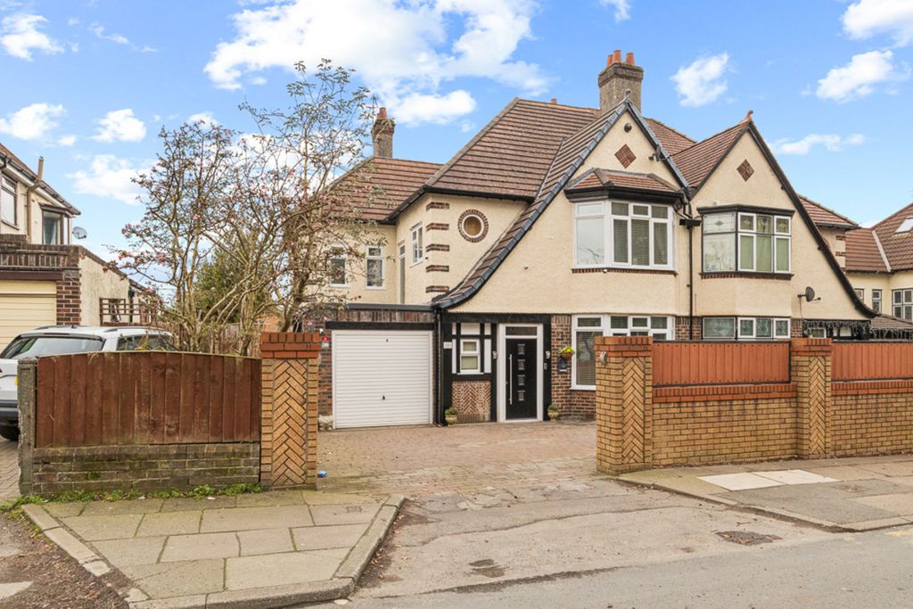 Property photo 1 of 44