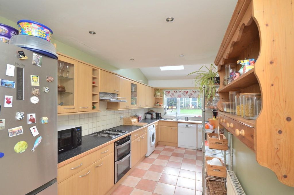 Property photo 3 of 22 Open Plan Kitchen / Breakfast Room