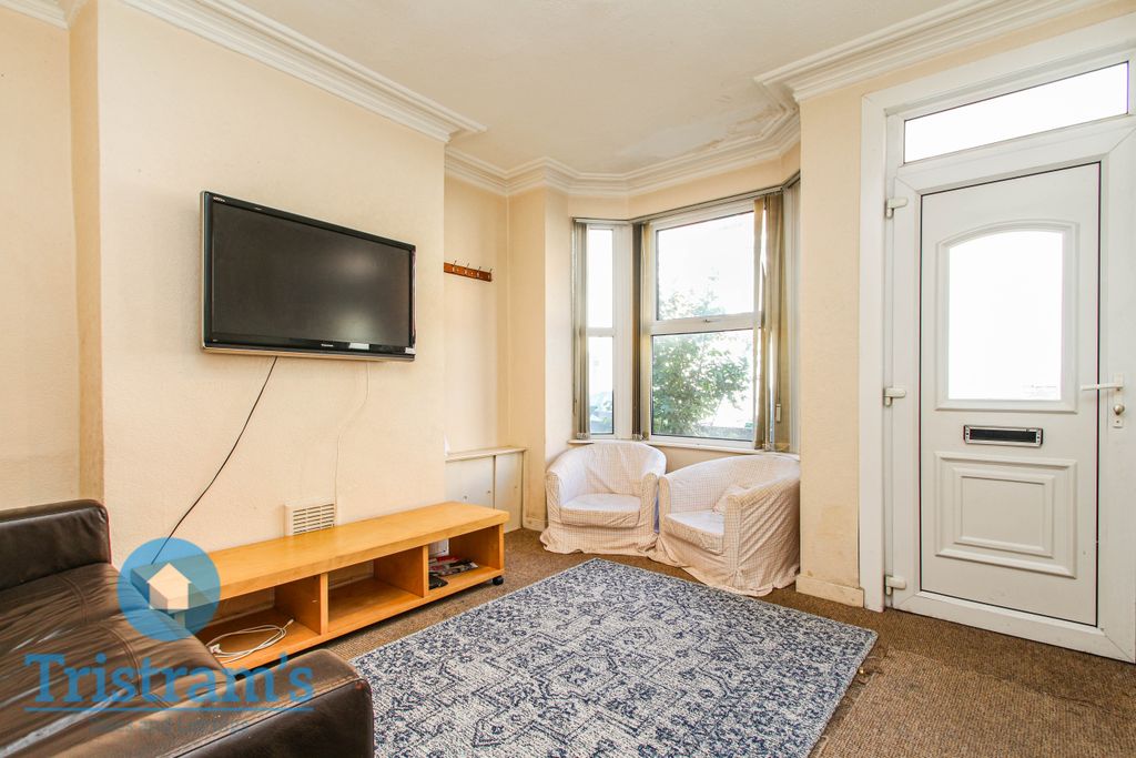 Property photo 3 of 13 Img_5013