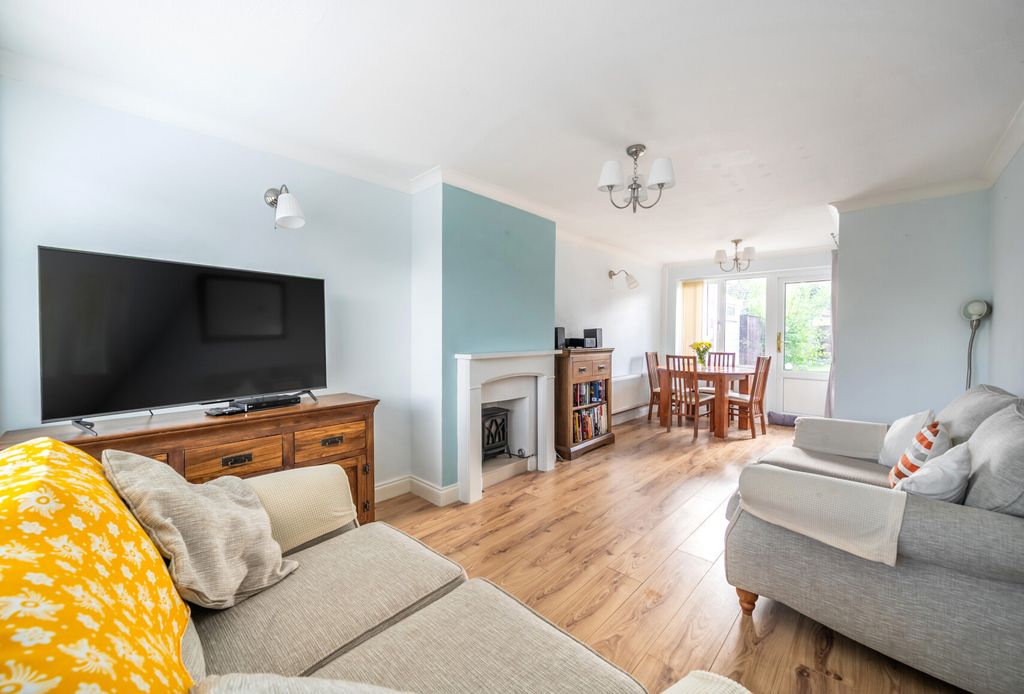 Property photo 3 of 18 1350654-10-68c834...