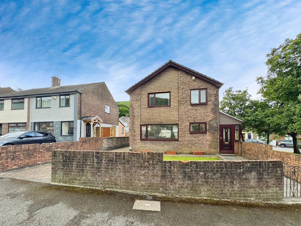 Property photo 1 of 25