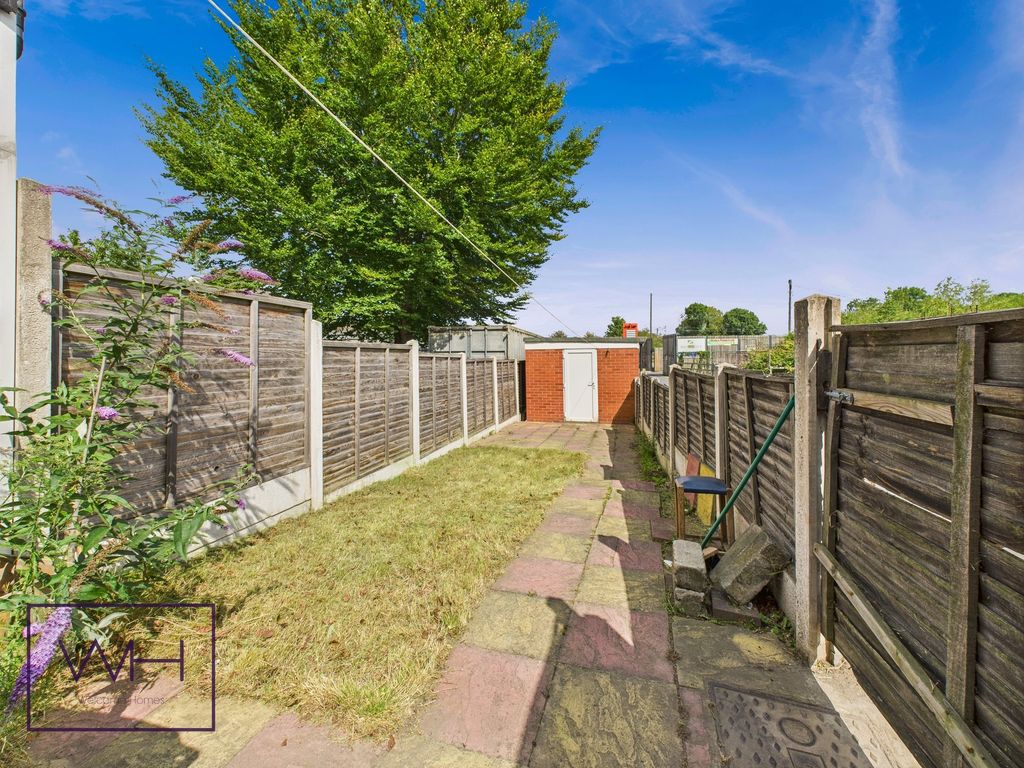 Property photo 2 of 17 Cam03785G0-Pr0293-Still013