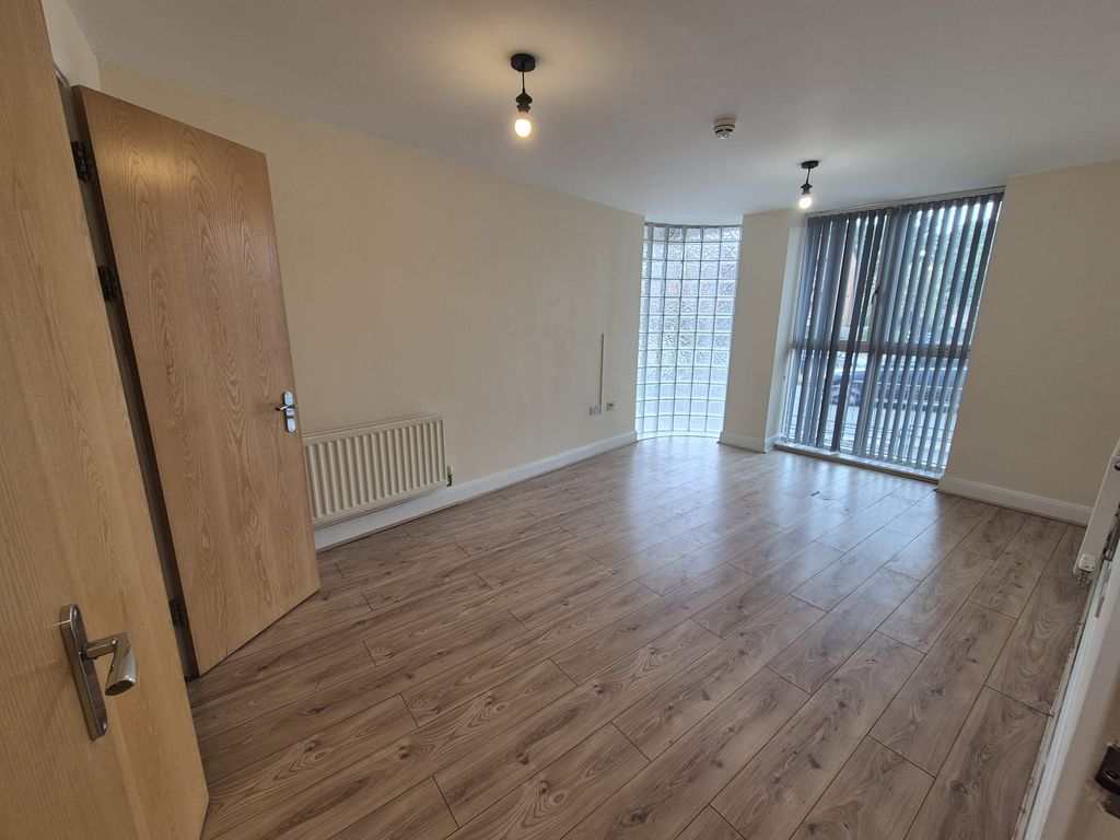 Property photo 2 of 8 8Cfba7Ea-F969-4c6c-ba6B-1c12F8654518
