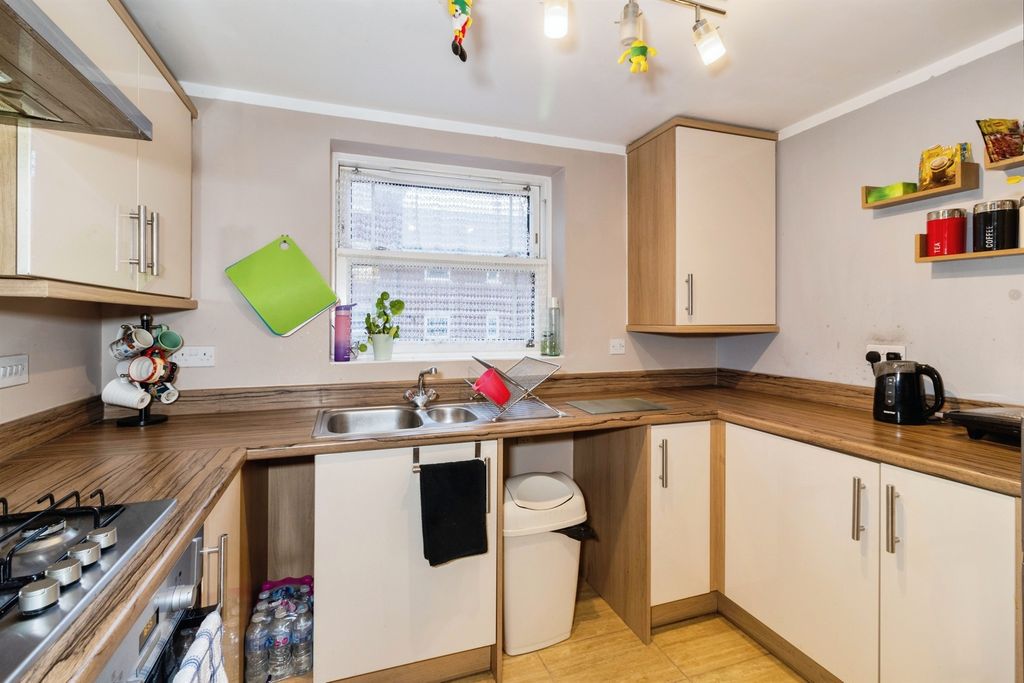 Property photo 3 of 16