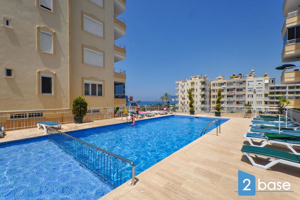 Property photo 2 of 28