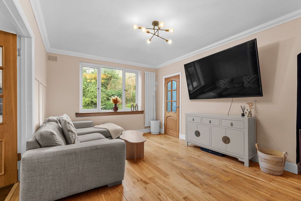 Property photo 3 of 32