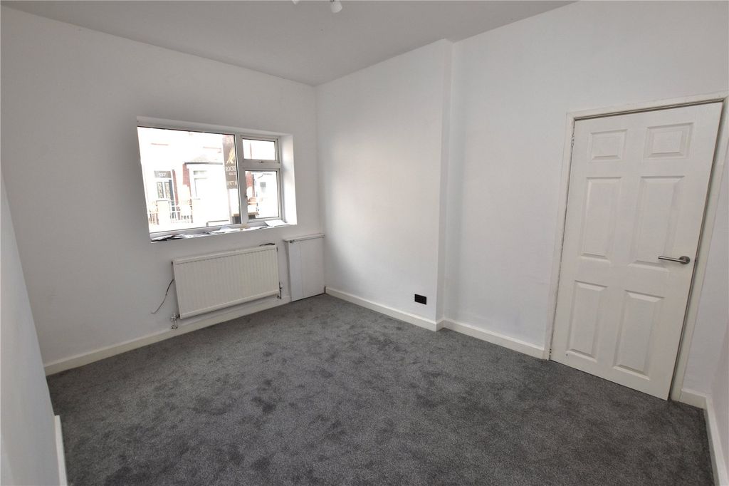 Property photo 2 of 12 Picture No. 02
