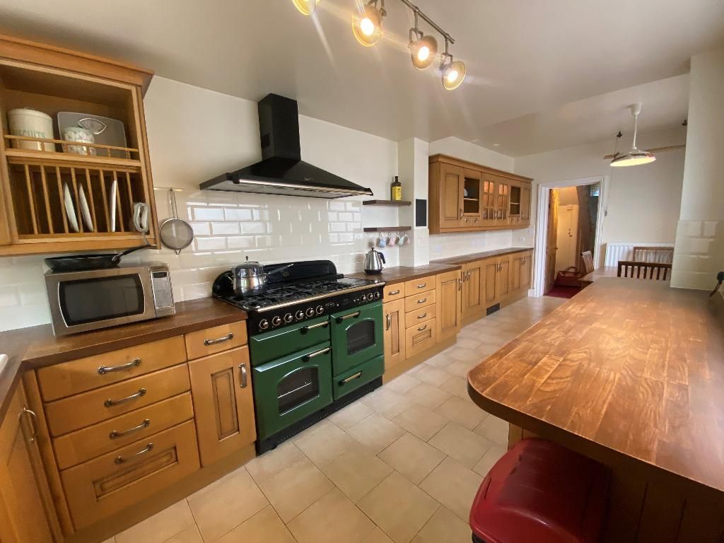 Property photo 2 of 18 Dining Kitchen
