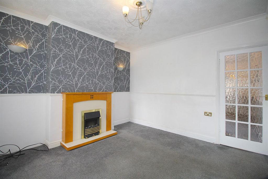 Property photo 2 of 24 Lounge