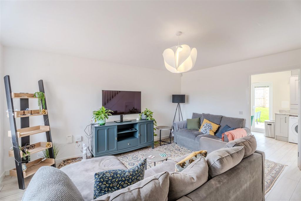 Property photo 3 of 25 66Lammond-23.Jpg