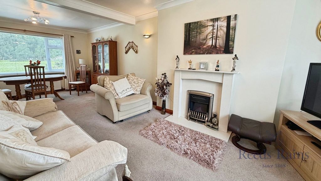 Property photo 3 of 17 Pbox-Img.Jpg