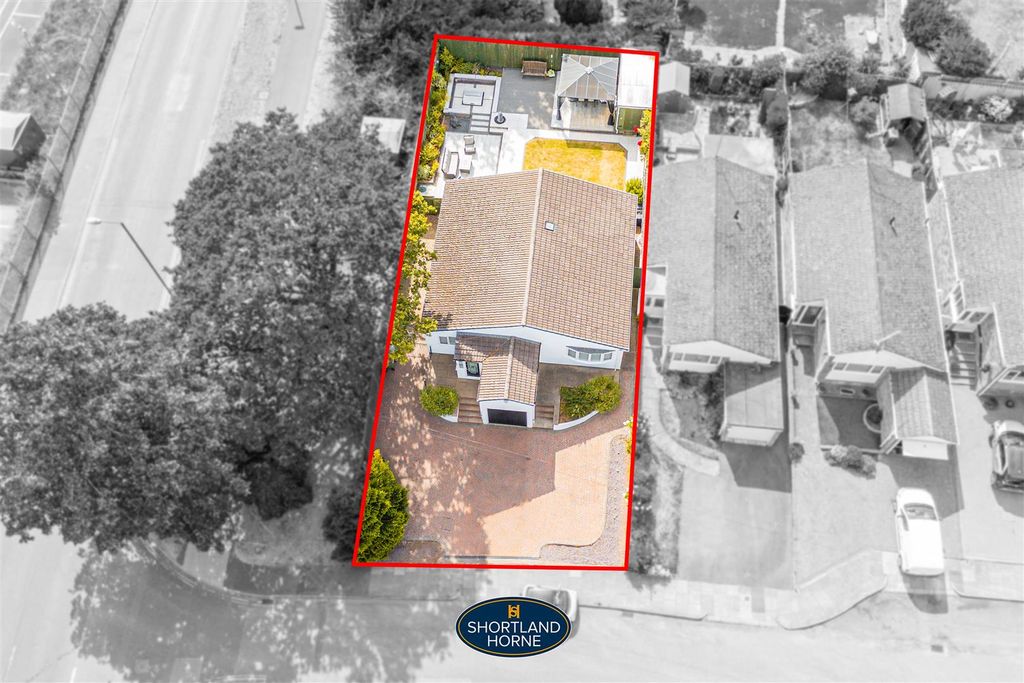 Property photo 2 of 30