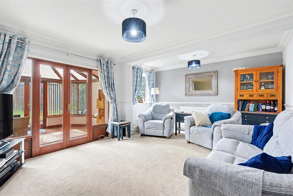 Property photo 2 of 28 Lounge (2).Jpeg