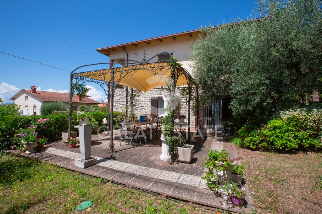 Property photo 1 of 30