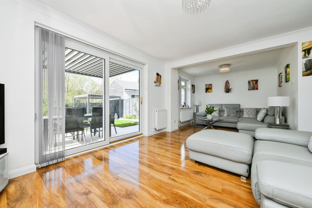 Property photo 2 of 22