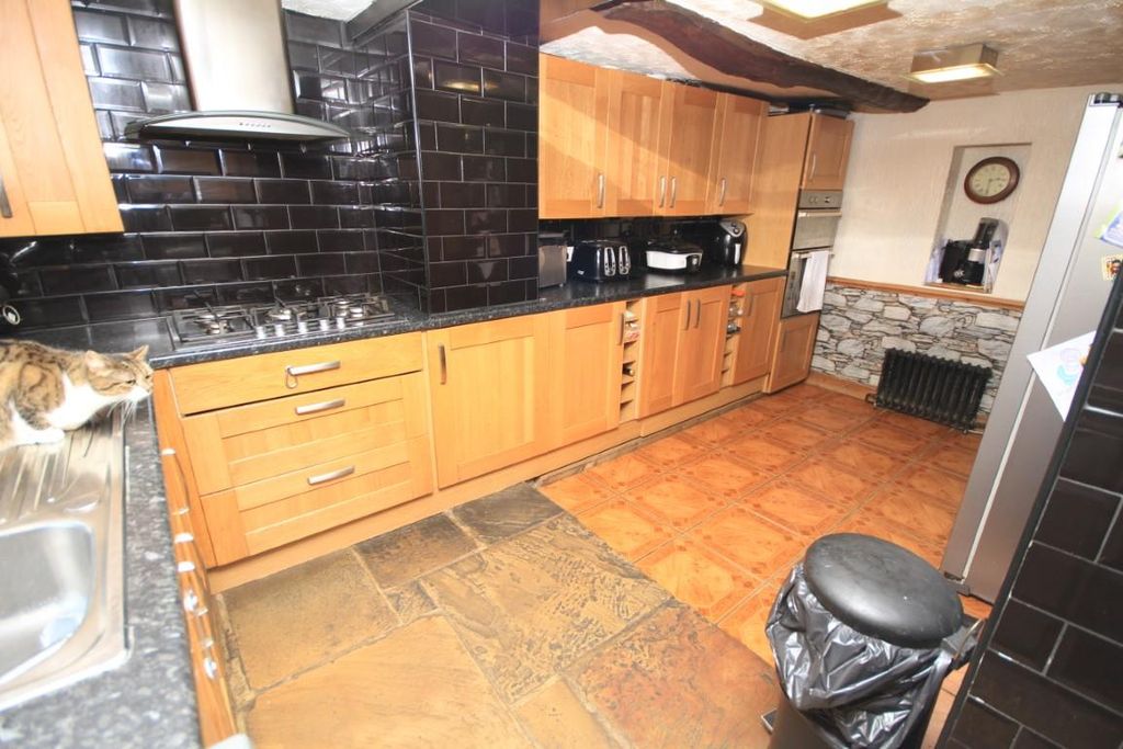 Property photo 3 of 26