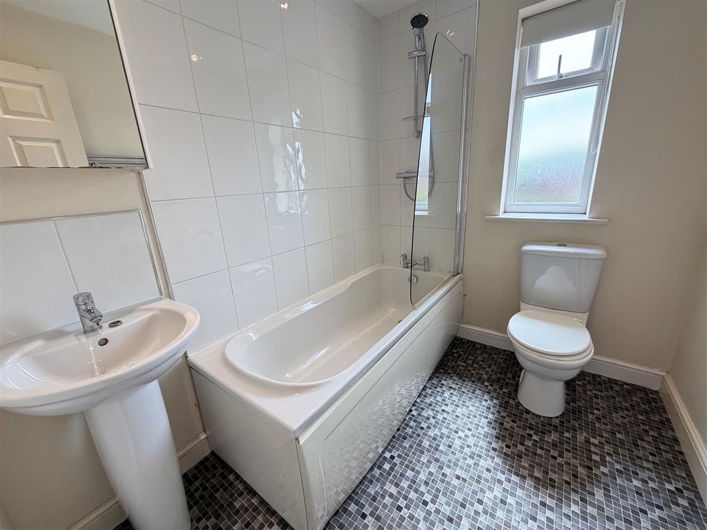 Property photo 3 of 9 7.Jpg