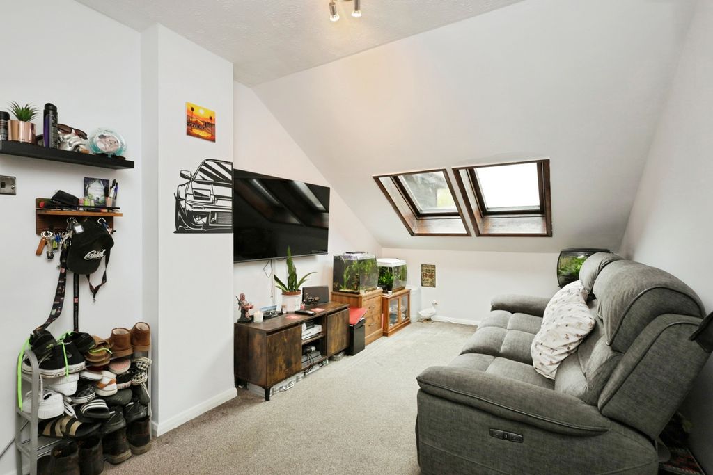 Property photo 3 of 9 Photo