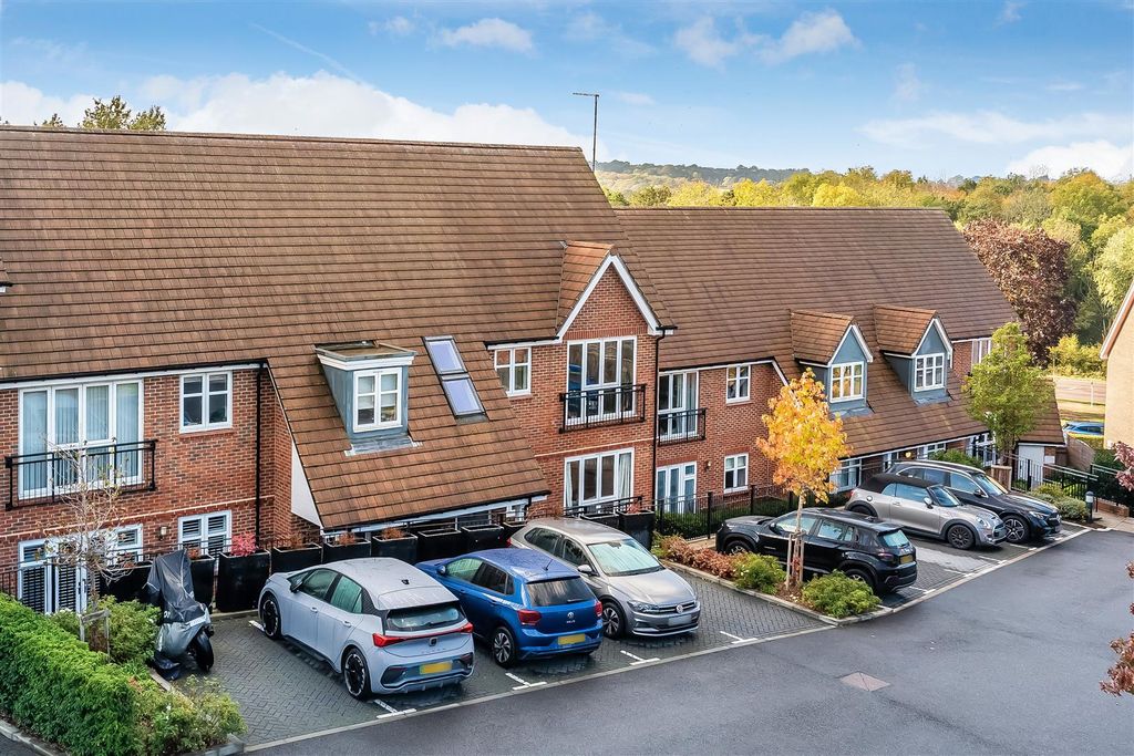 Property photo 1 of 12 Flat-2-30-Consort-Drive-23.Jpg