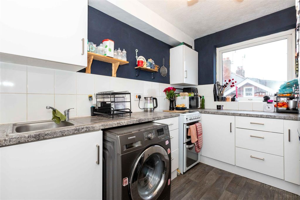 Property photo 3 of 8 Laurier-6.Jpg