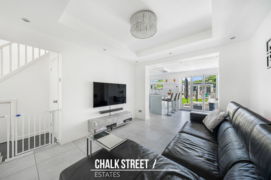 Property photo 2 of 37