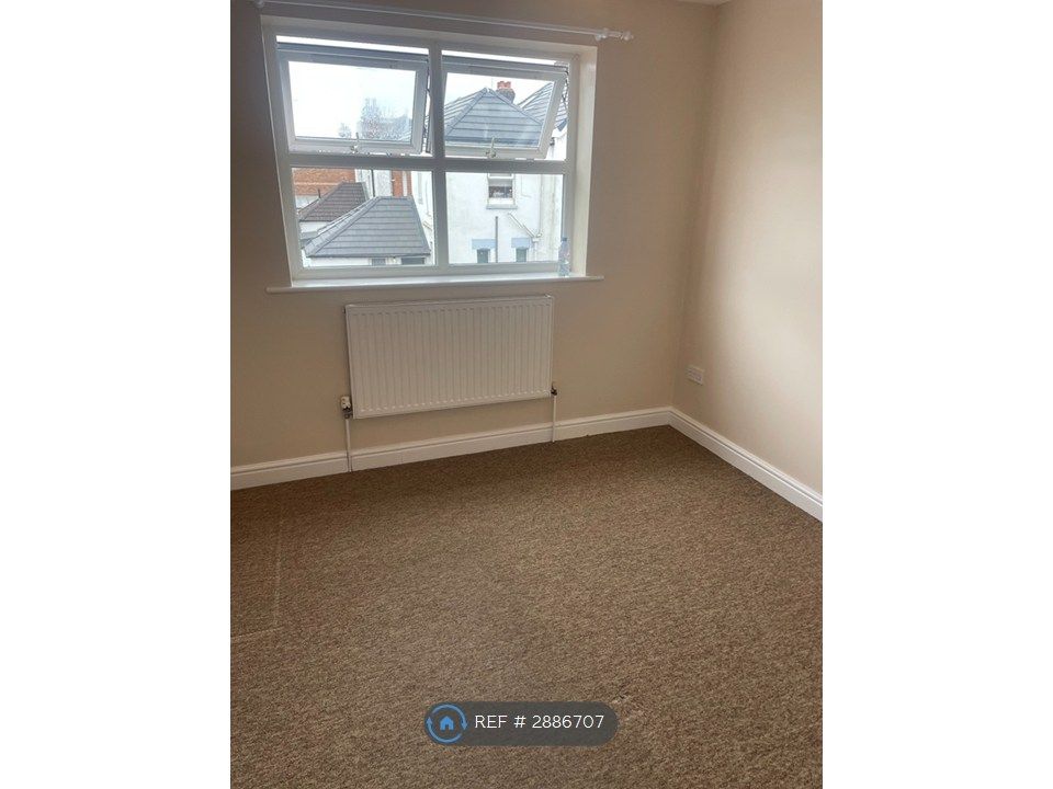 Property photo 3 of 8 Double Bedroom 2.9m x 2.8m