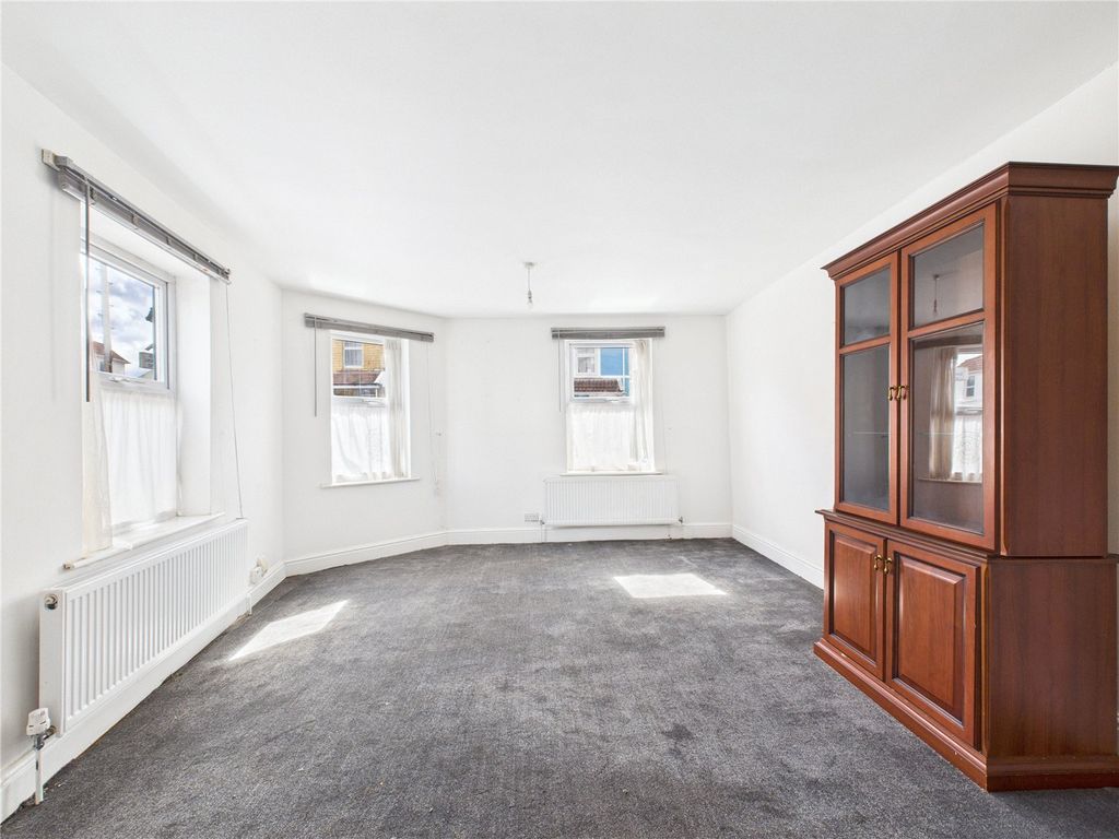 Property photo 1 of 11 Picture No. 32