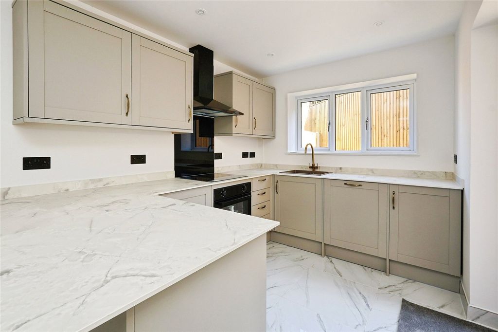 Property photo 2 of 18 Picture No. 04