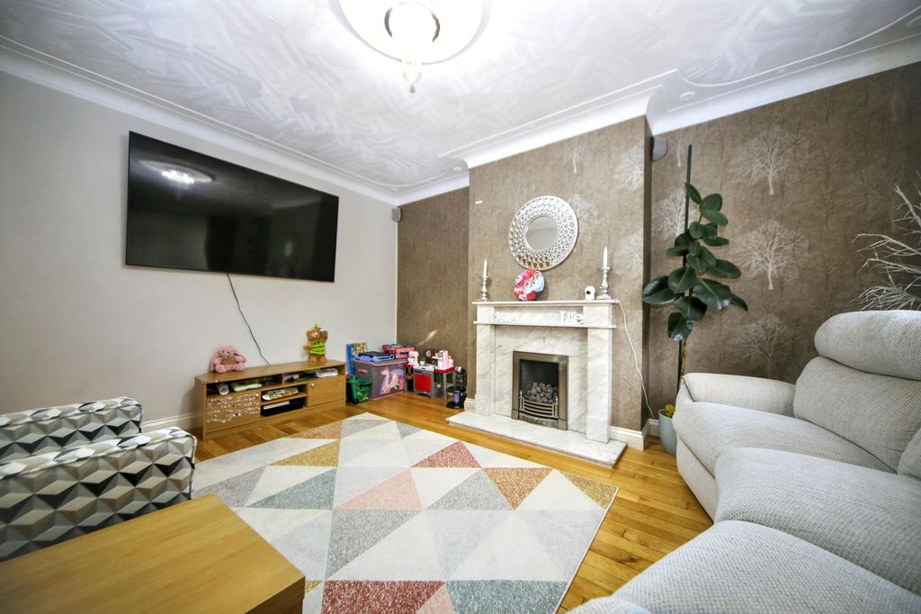 Property photo 3 of 26