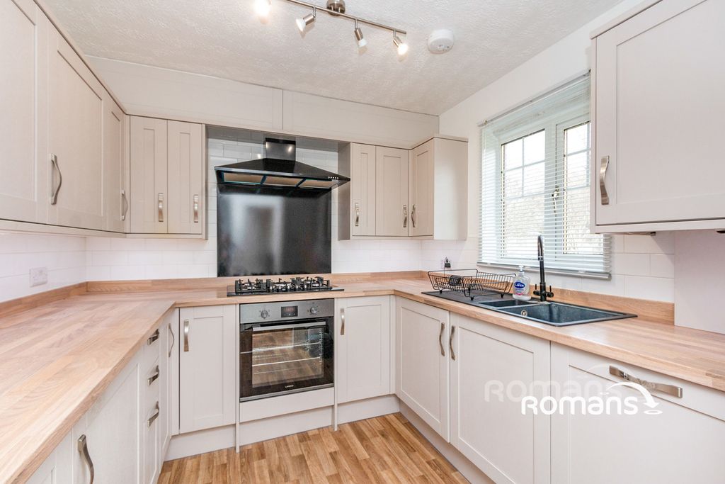 Property photo 2 of 11 Pbox-Img.Jpg