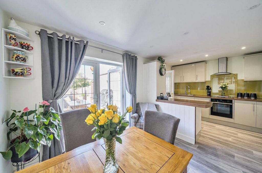 Property photo 1 of 16 Picture No. 21