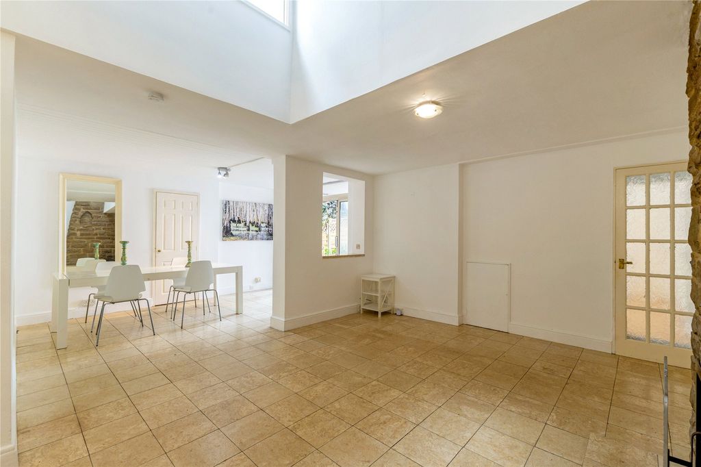 Property photo 2 of 20 Picture No. 05