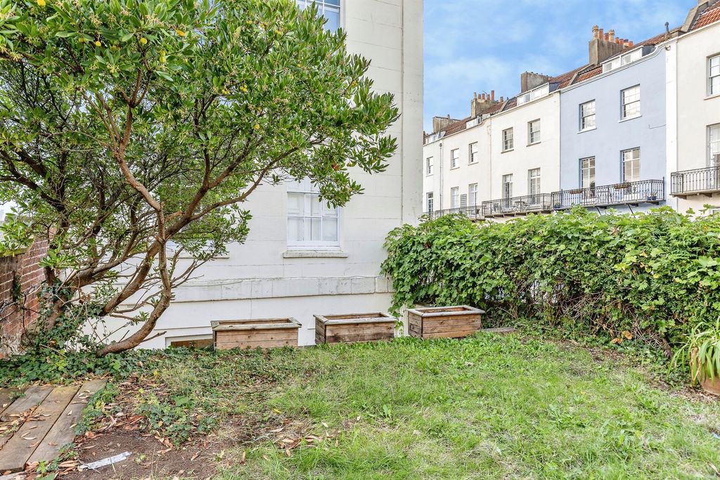 Property photo 3 of 19