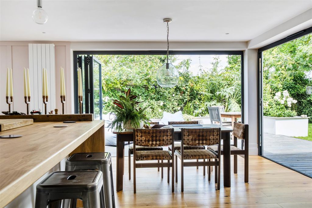 Property photo 2 of 28 1477440-10-6A31Bd5E46Df7.Jpg