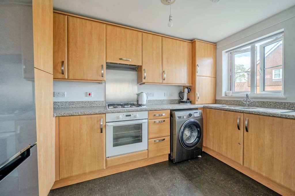 Property photo 3 of 16 Kitchen