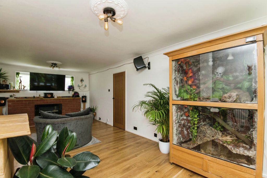Property photo 2 of 17 Photography