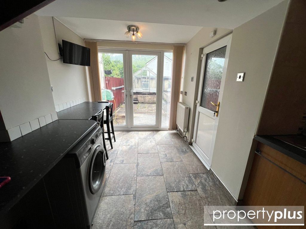 Property photo 3 of 14 Picture No. 12