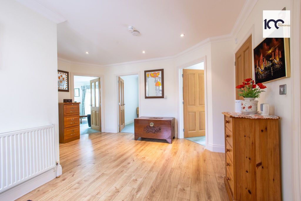 Property photo 3 of 32