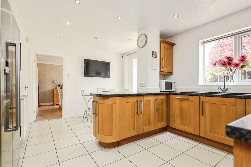 Property photo 3 of 25