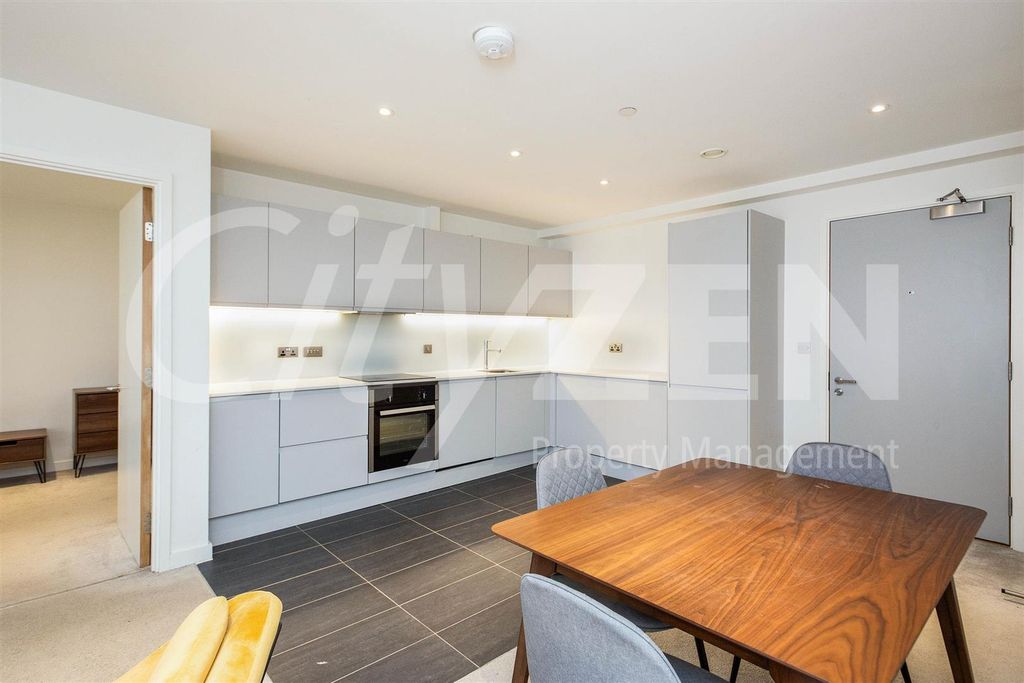 Property photo 3 of 19 Kitchen